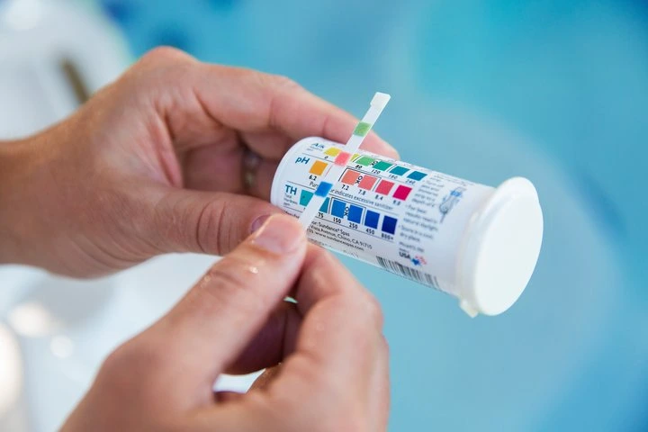 ph test strips - hot tub water testing